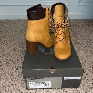 Classic Timberland heels in keen condition!